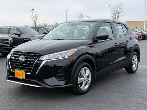 Used 2025 Nissan Kicks Play S image 8