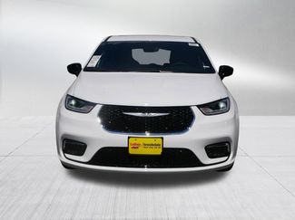 New 2026 Chrysler Pacifica Select video 2