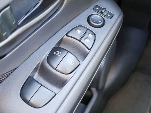 Certified 2025 Nissan Kicks Play S image 16