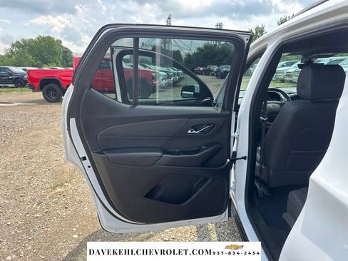 Used 2023 Chevrolet Traverse RS FWD image 21