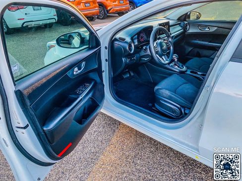 Used 2019 Kia Forte LXS image 12