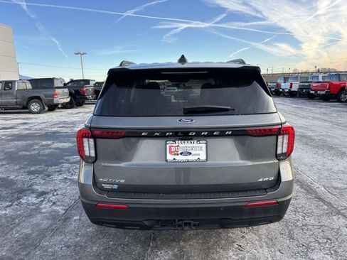 Used 2025 Ford Explorer Active image 8