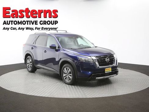 Used 2023 Nissan Pathfinder SL AWD/4WD image 50