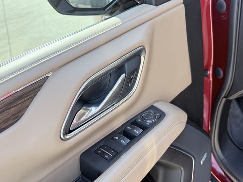 Used 2023 Chevrolet Tahoe Premier w/ Premium Package RWD image 22