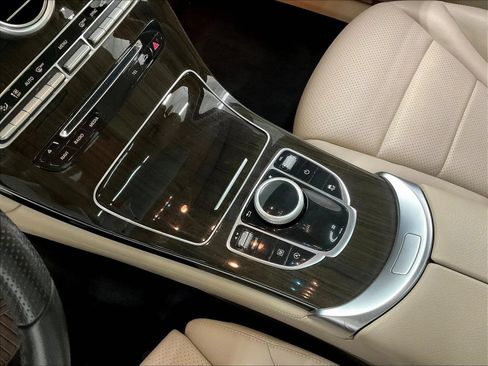 Used 2019 Mercedes-Benz GLC 300 image 25