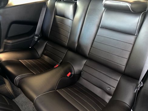 Used 2014 Ford Mustang GT Premium RWD image 7