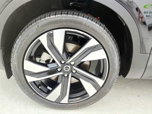 Used 2024 Volvo XC40 B5 Plus w/ Protection Package Premier AWD/4WD image 78