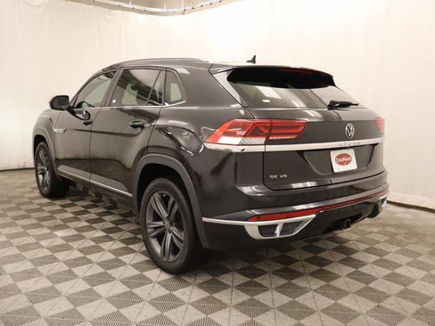 Used 2021 Volkswagen Atlas Cross Sport SE w/ Panoramic Sunroof Package FWD image 3