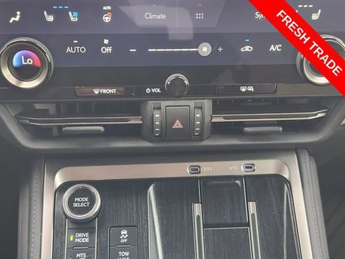 Used 2024 Lexus GX 550 AWD/4WD image 17