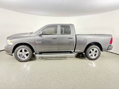 Used 2018 RAM 1500 Express w/ Express Value Package AWD/4WD image 3