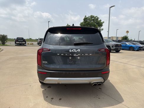 Used 2022 Kia Telluride EX AWD/4WD image 4