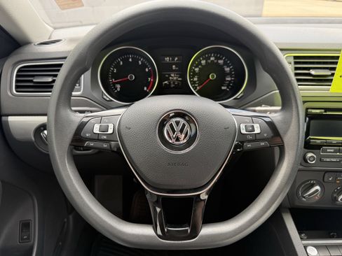 Used 2015 Volkswagen Jetta SE FWD image 12