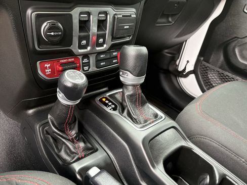 Used 2021 Jeep Wrangler Rubicon AWD/4WD image 21