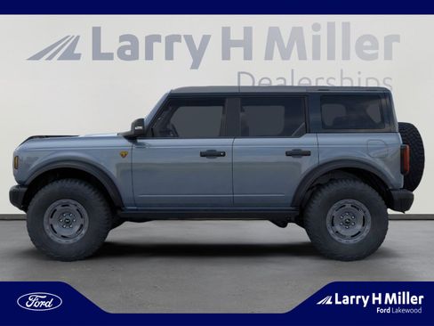 New 2025 Ford Bronco Badlands image 3