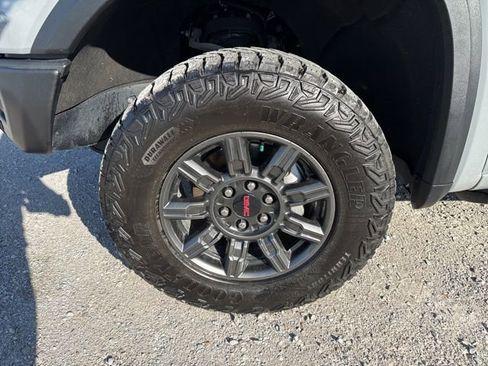 Used 2024 GMC Sierra 1500 AT4X image 8