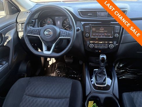 Used 2020 Nissan Rogue SV image 14