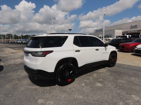 Used 2018 Chevrolet Traverse Premier w/ Redline Edition FWD image 11