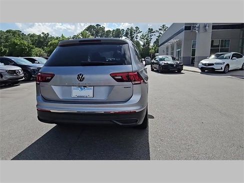 Used 2024 Volkswagen Tiguan SE image 24