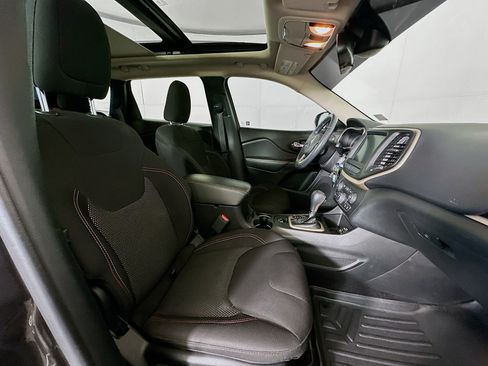 Used 2016 Jeep Cherokee 75th Anniversary FWD image 31