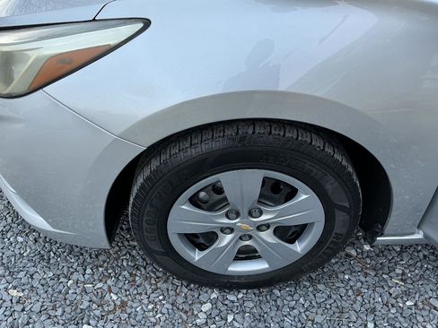 Used 2016 Chevrolet Cruze LS image 24