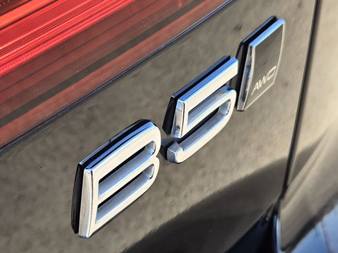 Certified 2023 Volvo V60 B5 Cross Country Plus w/ Climate Package image 17