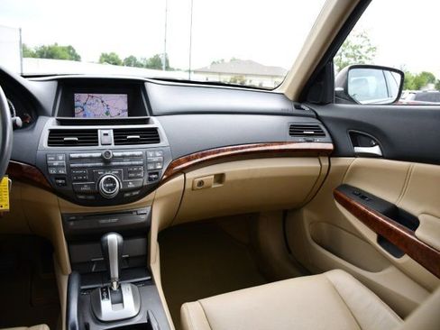 Used 2011 Honda Accord EX-L image 19
