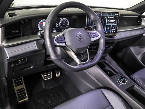 New 2026 Volkswagen Tiguan SE R-Line AWD/4WD image 3