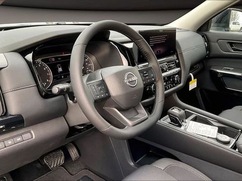 New 2026 Nissan Pathfinder SV image 7