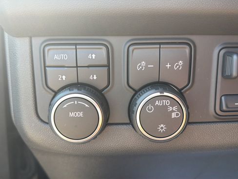 Used 2023 Chevrolet Tahoe High Country w/ Advanced Technology Package AWD/4WD image 14