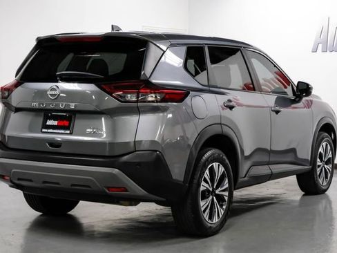 Used 2022 Nissan Rogue SV image 11