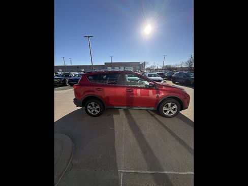 Used 2015 Toyota RAV4 XLE image 2