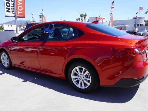 Certified 2025 Toyota Camry LE FWD image 5