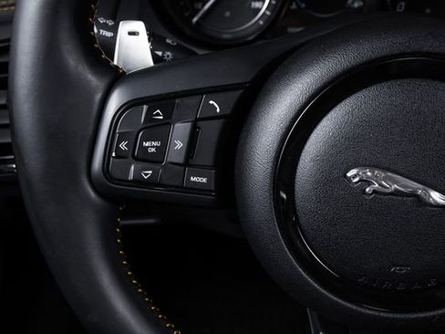 Used 2018 Jaguar F-TYPE 400 Sport AWD/4WD image 32