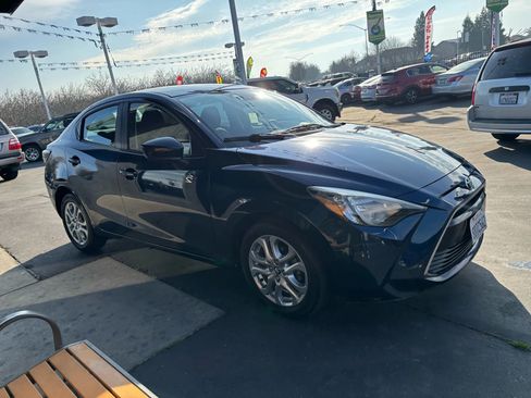 Used 2018 Toyota Yaris iA image 3