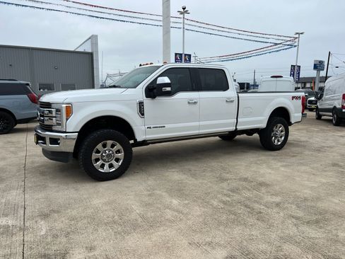 Used 2019 Ford F350 King Ranch w/ King Ranch Ultimate Package AWD/4WD image 6