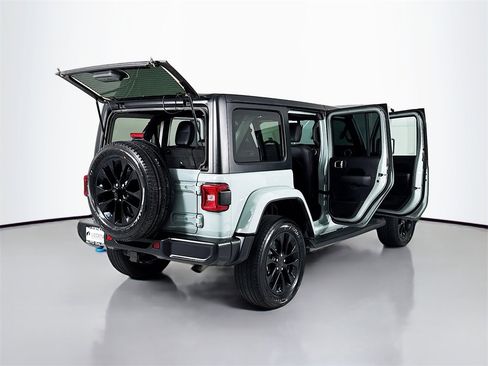 Used 2023 Jeep Wrangler Unlimited Sahara w/ Cold Weather Group image 23