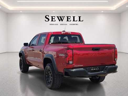 Used 2023 Chevrolet Colorado Trail Boss AWD/4WD image 3