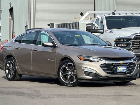 Used 2023 Chevrolet Malibu LT FWD image 2
