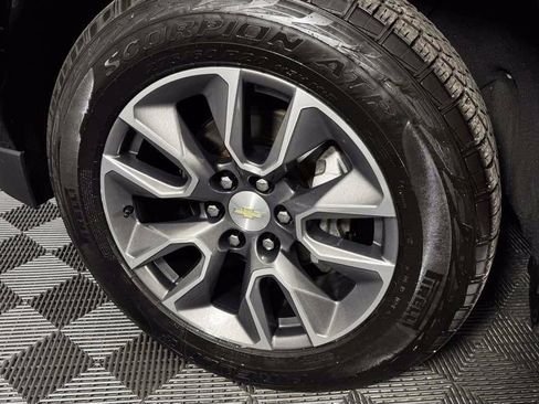 Used 2021 Chevrolet Suburban LT AWD/4WD image 11