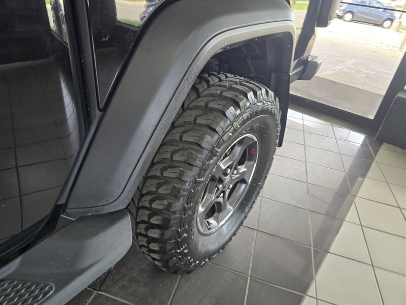 Used 2020 Jeep Gladiator Sport w/ Quick Order Package 24S AWD/4WD image 38