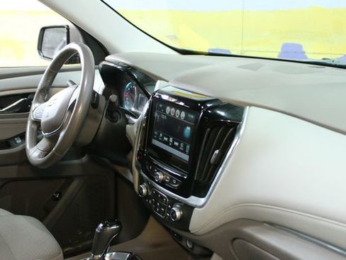 Used 2018 Chevrolet Traverse LT image 10
