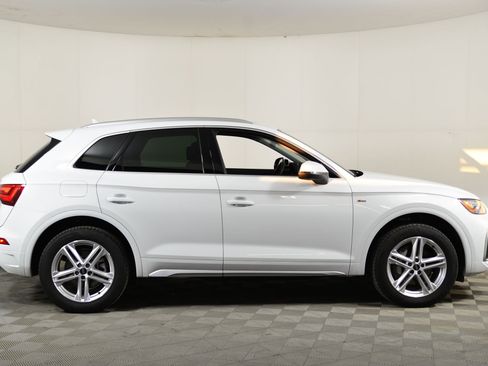 Certified 2025 Audi Q5 e Premium Plus w/ Premium Plus Package image 7