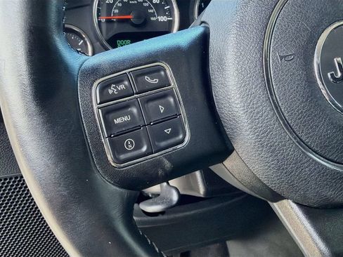 Used 2016 Jeep Wrangler Sport w/ Connectivity Group AWD/4WD image 33