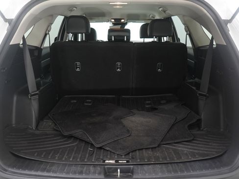 Used 2023 Kia Sorento S image 9