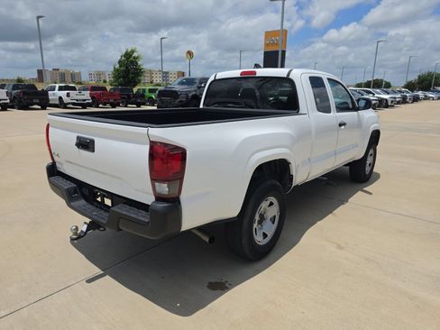 Used 2020 Toyota Tacoma SR AWD/4WD image 5