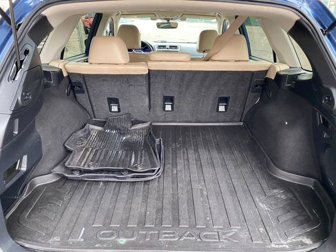 Used 2019 Subaru Outback 3.6R Limited AWD/4WD image 14