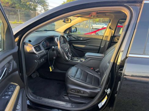 Used 2017 GMC Acadia Denali w/ Technology Package AWD/4WD image 10