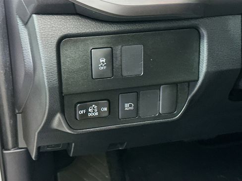 Used 2022 Toyota Tacoma SR5 image 17