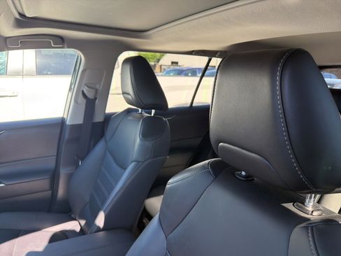 Certified 2022 Toyota RAV4 XLE Premium AWD/4WD image 10