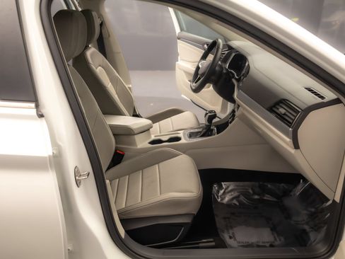 Used 2023 Volkswagen Jetta SE w/ Panoramic Sunroof Package FWD image 39